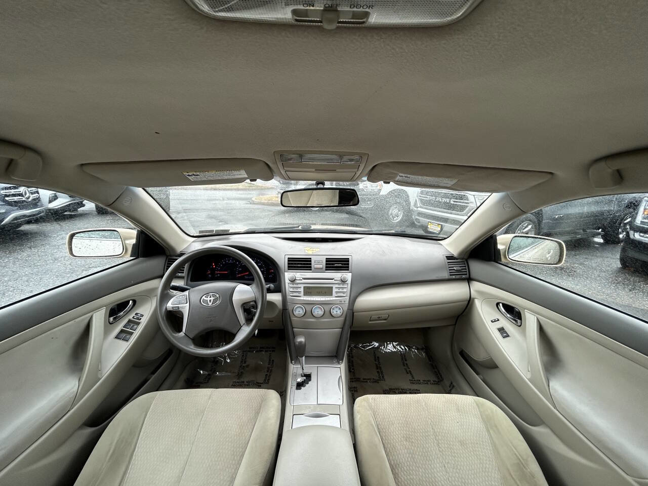 Used 2010 Toyota Camry LE image 26