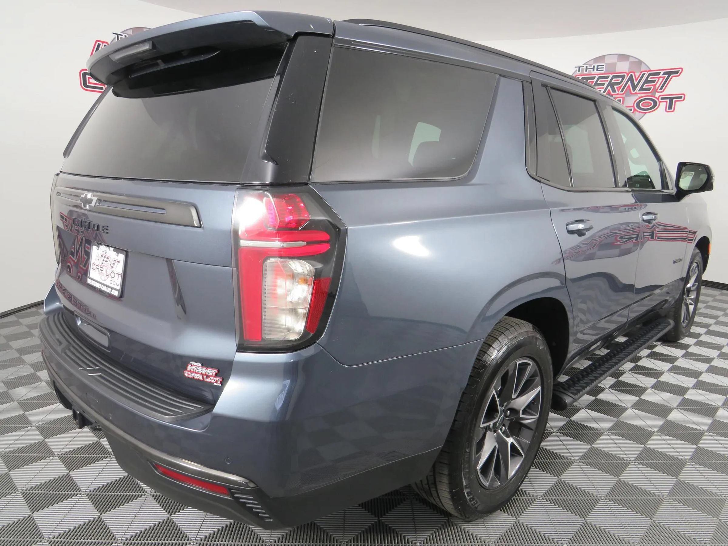 Used 2021 Chevrolet Tahoe Z71 w/ Z71 Off-Road Package AWD/4WD image 7