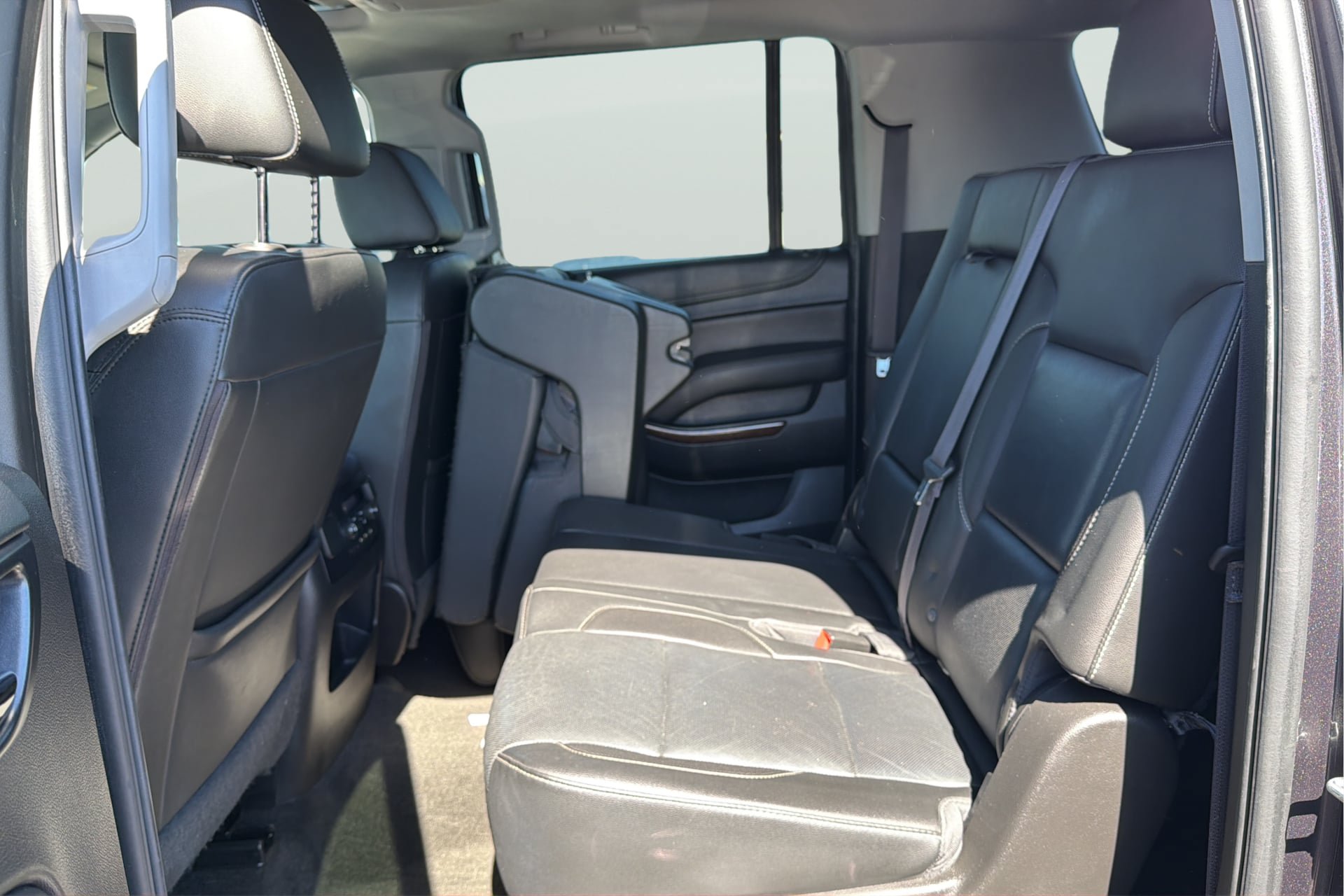 Used 2017 GMC Yukon XL SLT w/ Open Road Package AWD/4WD image 33