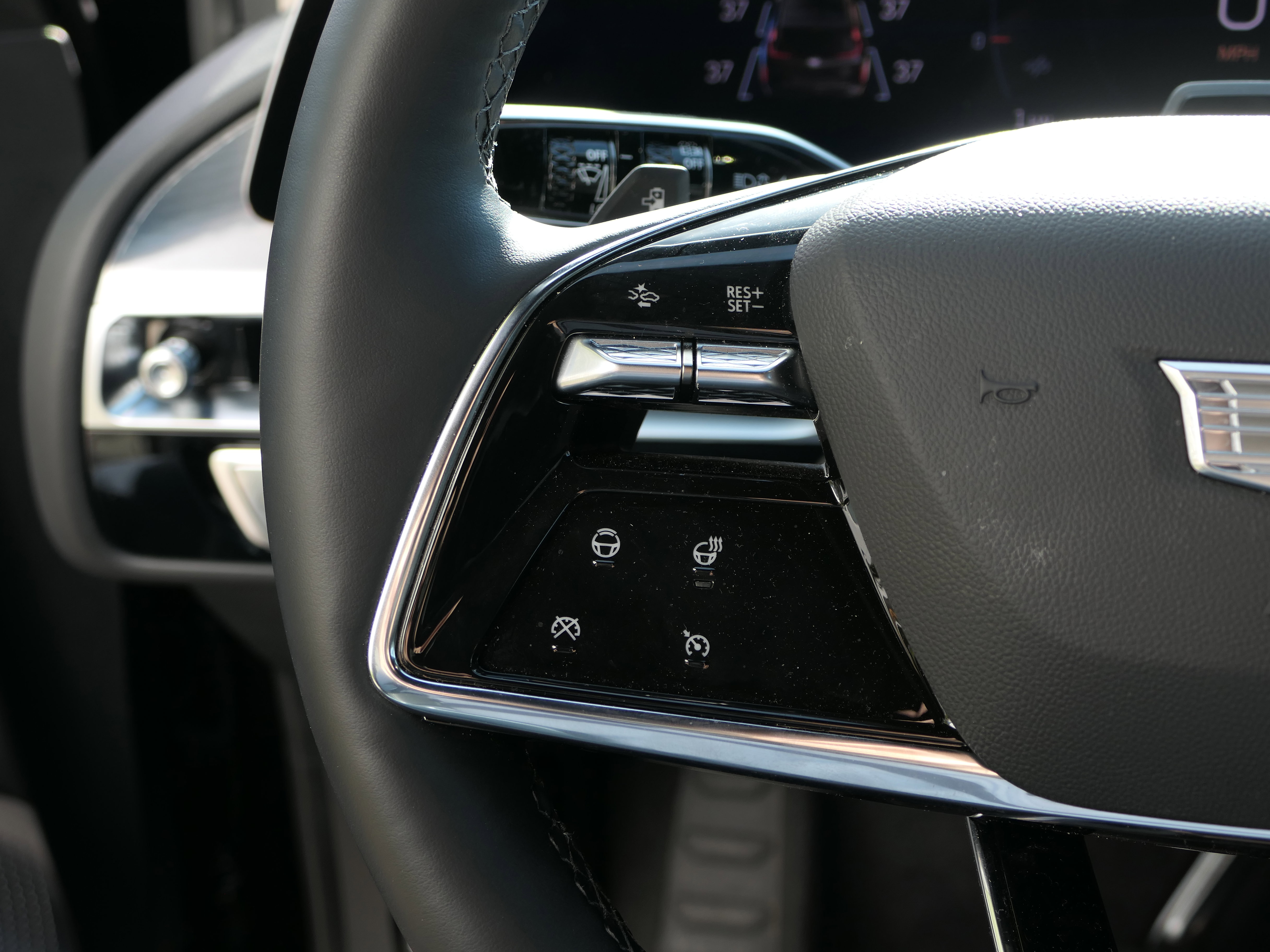 New 2026 Cadillac Lyriq Premium Luxury AWD/4WD image 16