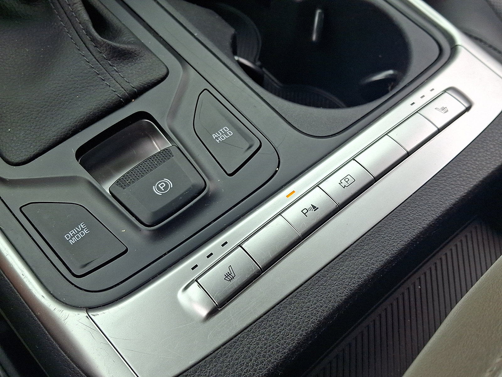 Used 2025 Kia Carnival FWD image 26