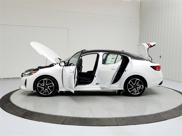 New 2025 Nissan Sentra SR w/ SR Premium Package image 12