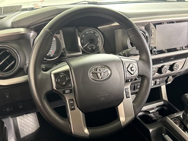 Used 2020 Toyota Tacoma SR5 AWD/4WD image 25