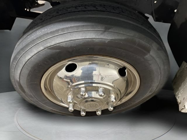 Used 2004 Ford F550 4x4 Regular Cab Super Duty image 9
