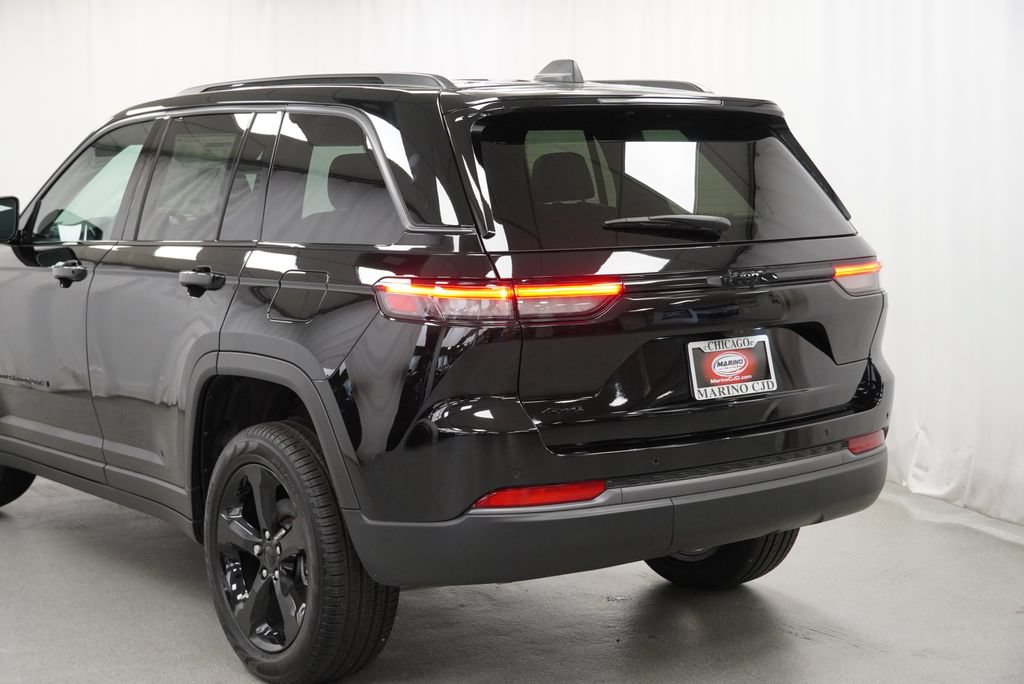 New 2026 Jeep Grand Cherokee Limited w/ Limited Altitude Package AWD/4WD image 16