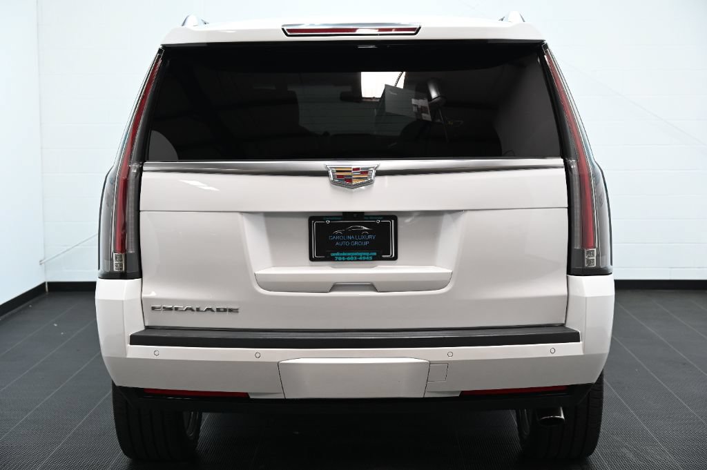 Used 2018 Cadillac Escalade Platinum AWD/4WD image 4