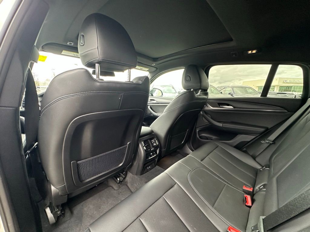 Certified 2025 BMW X4 xDrive30i w/ M Sport Package image 24