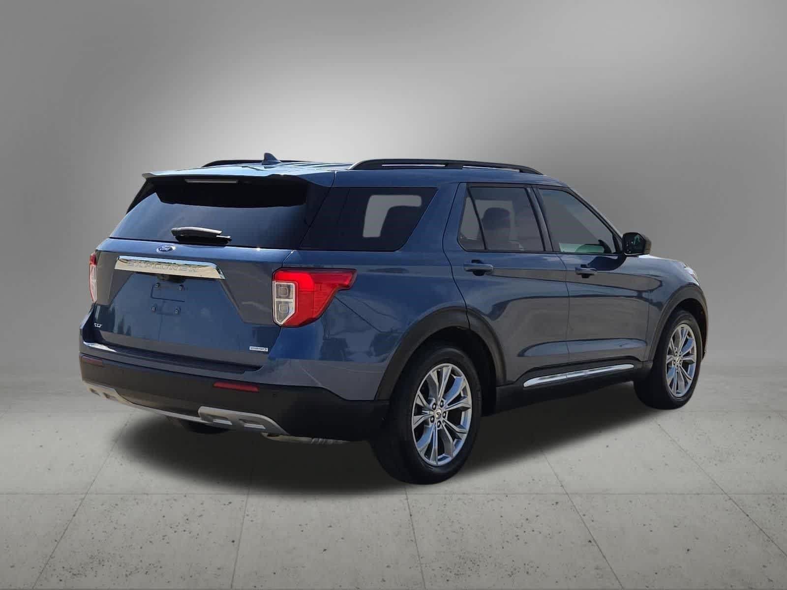 Used 2020 Ford Explorer XLT w/ Equipment Group 202A RWD image 6
