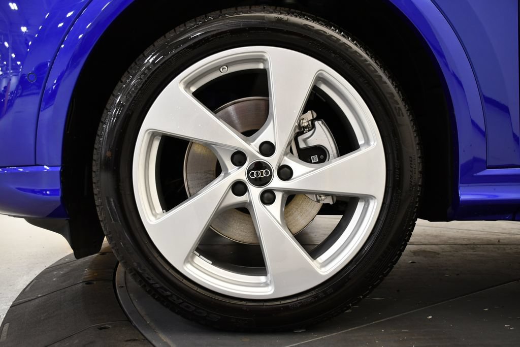Used 2025 Audi Q5 Prestige w/ 20" Wheel Package AWD/4WD image 13