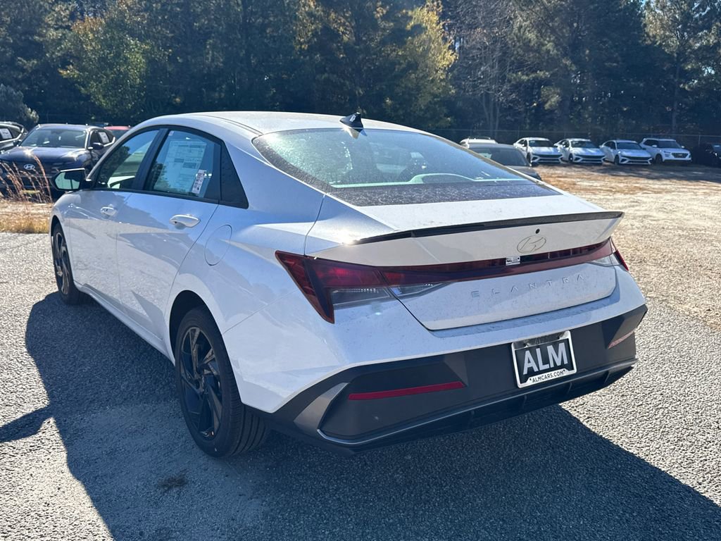 New 2026 Hyundai Elantra Sport image 3