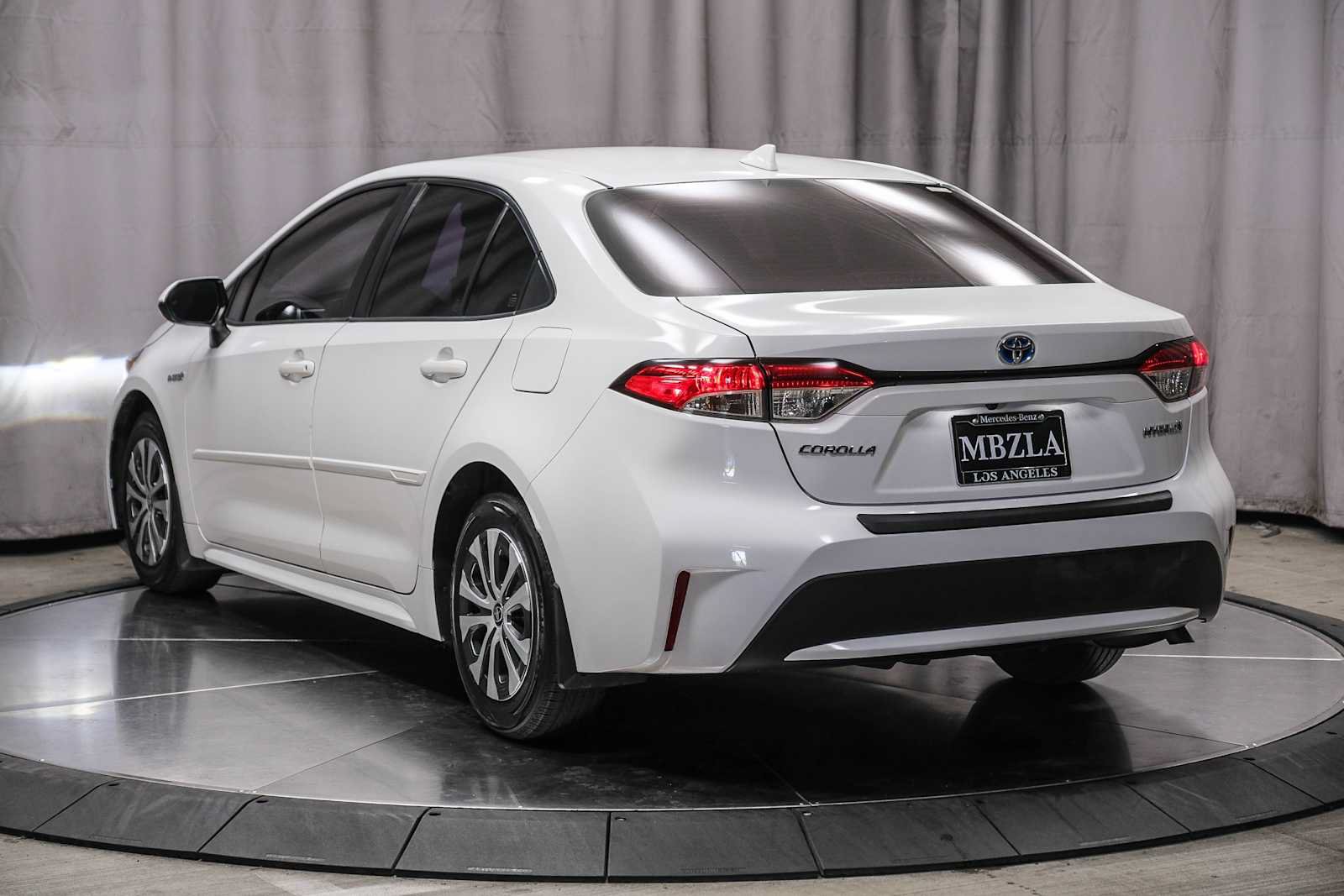 Used 2021 Toyota Corolla LE w/ Carpet Mat Package (TMS) FWD image 2