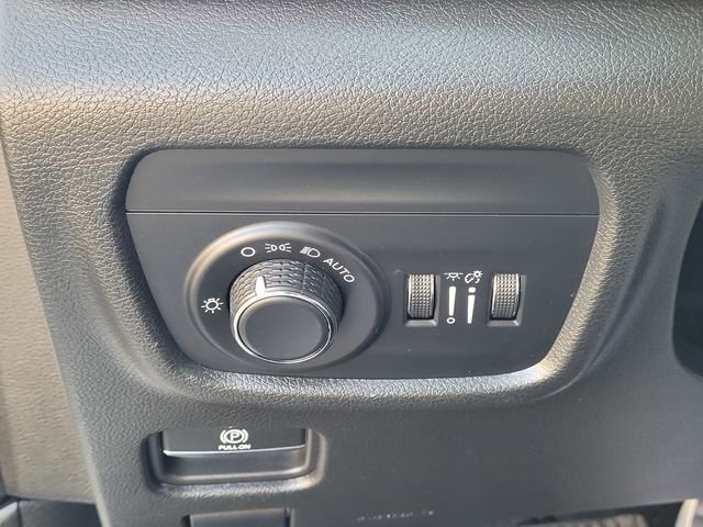 Used 2024 Jeep Grand Cherokee Altitude image 24