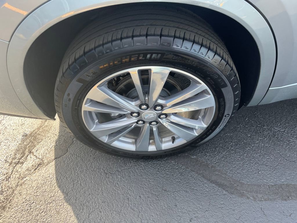 Used 2025 Cadillac XT6 Premium Luxury image 36
