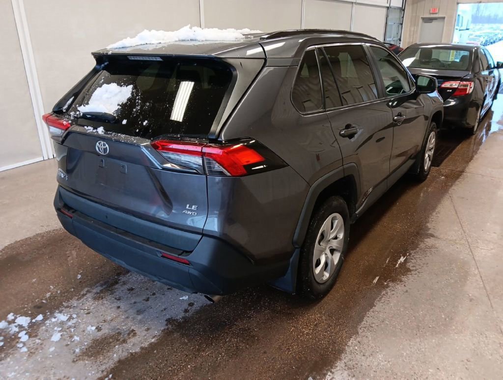 Used 2020 Toyota RAV4 LE image 3