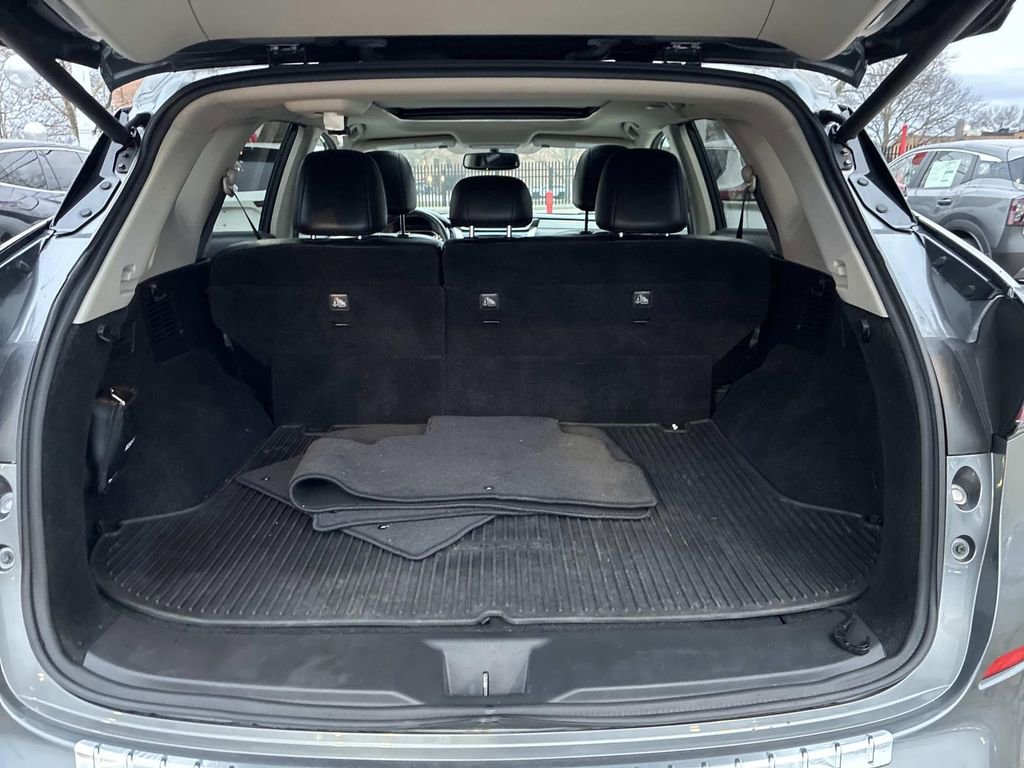 Used 2018 Nissan Murano SL w/ Moonroof Package image 14