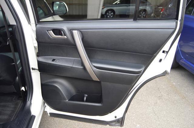 Used 2010 Toyota Highlander SE AWD/4WD image 57