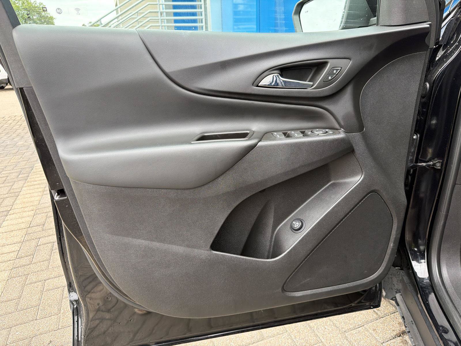 Used 2022 Chevrolet Equinox LT AWD/4WD image 13