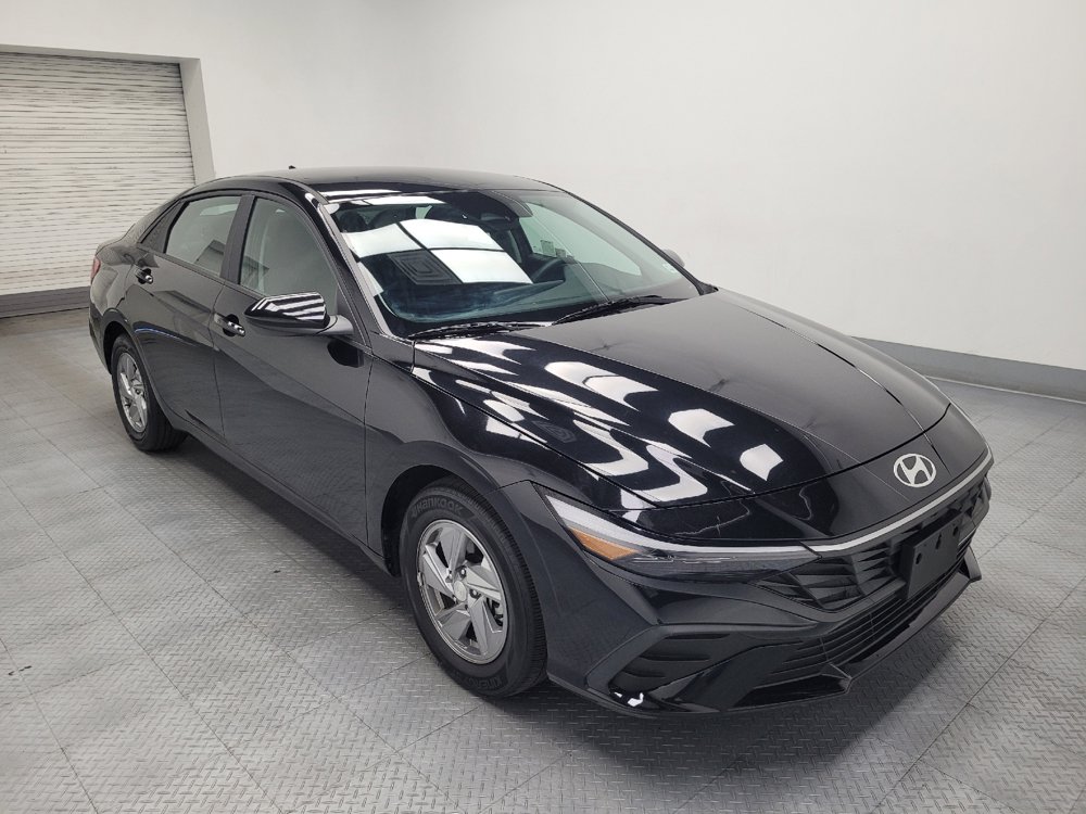 Used 2024 Hyundai Elantra SE FWD image 13