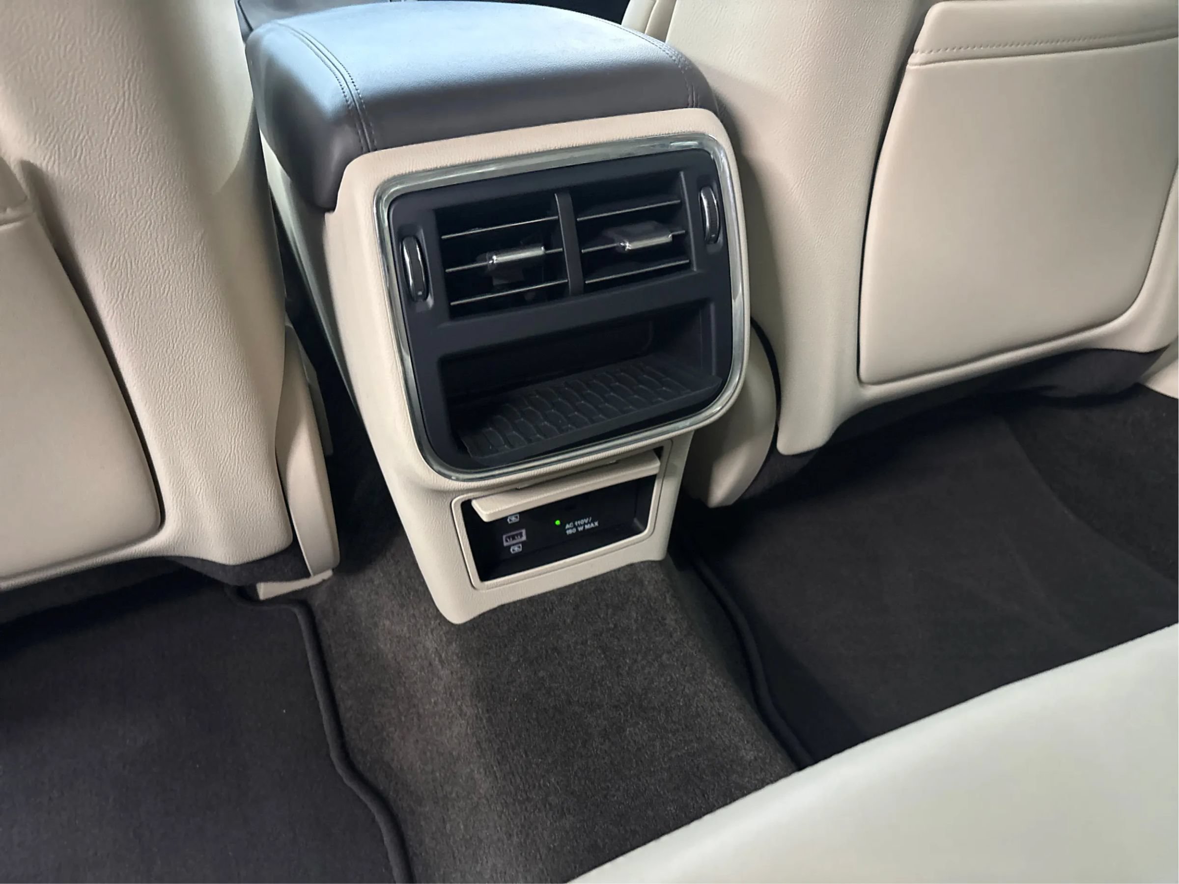 Used 2017 Lincoln Continental Select FWD image 26