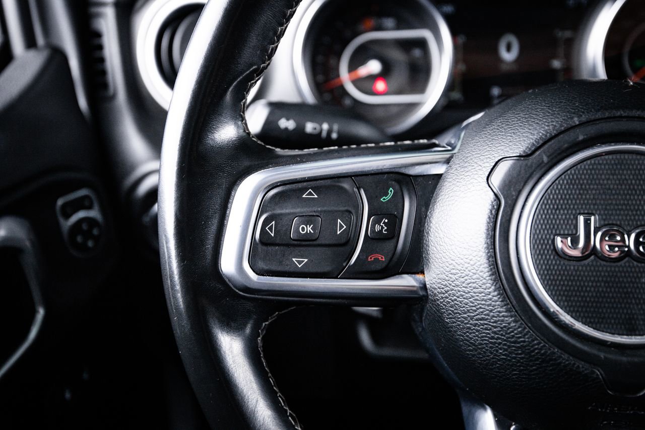 Used 2020 Jeep Wrangler Unlimited Sahara AWD/4WD image 17