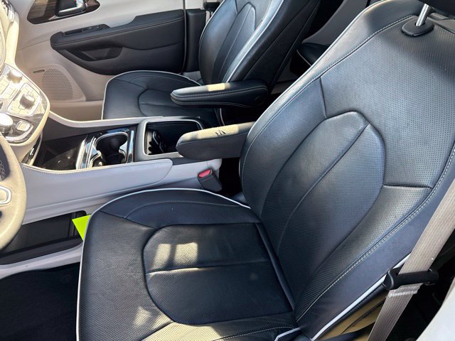 Used 2023 Chrysler Pacifica Limited w/ Uconnect Theater Family Group AWD/4WD image 25