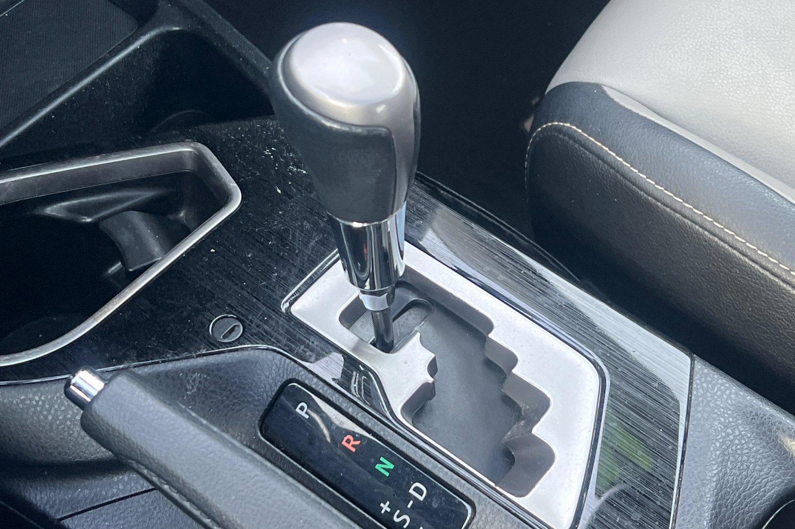 Used 2017 Toyota RAV4 Limited w/ Advanced Technology Package image 18