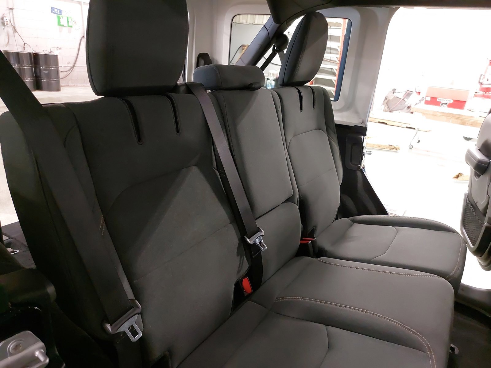 Used 2025 Jeep Wrangler Willys image 12