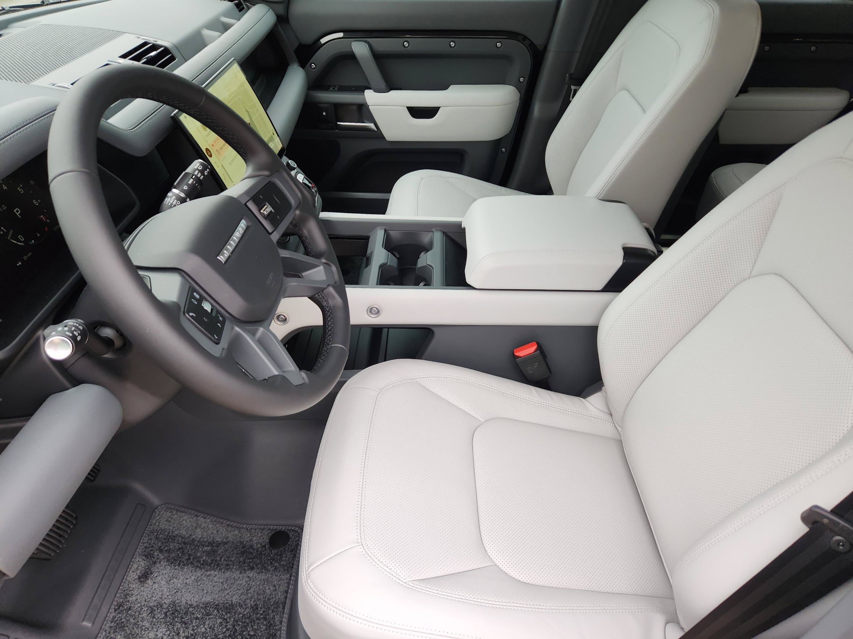New 2026 Land Rover Defender 130 X-Dynamic SE AWD/4WD image 8