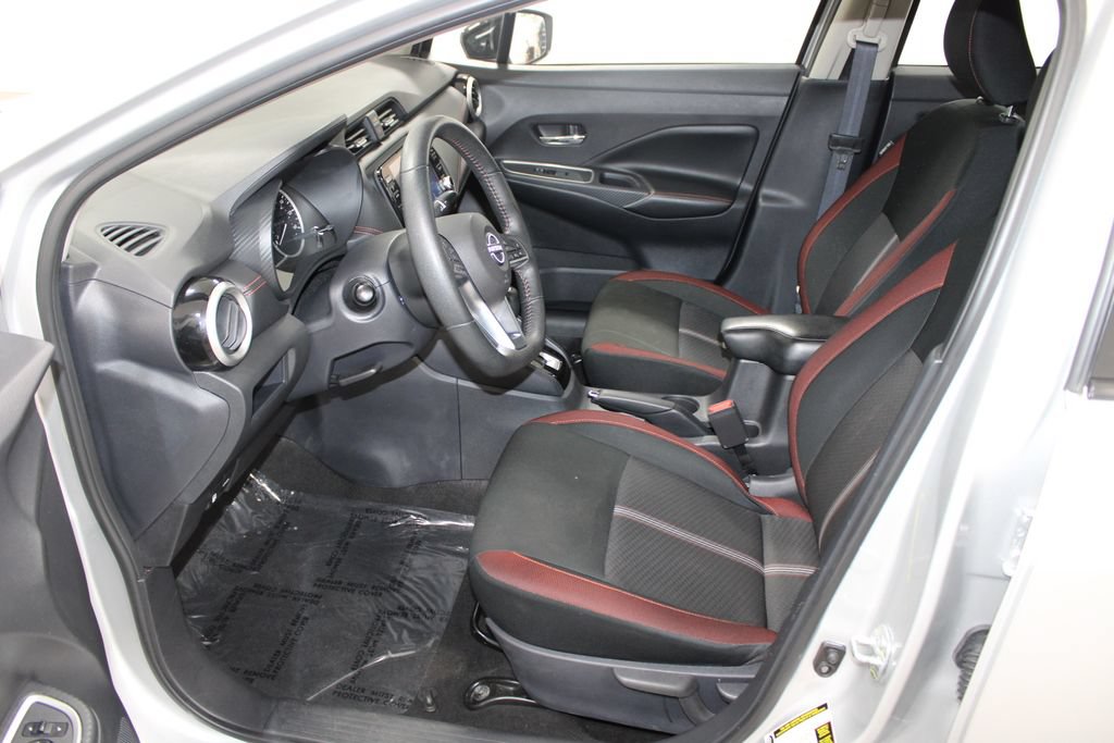 Used 2024 Nissan Versa SR FWD image 19