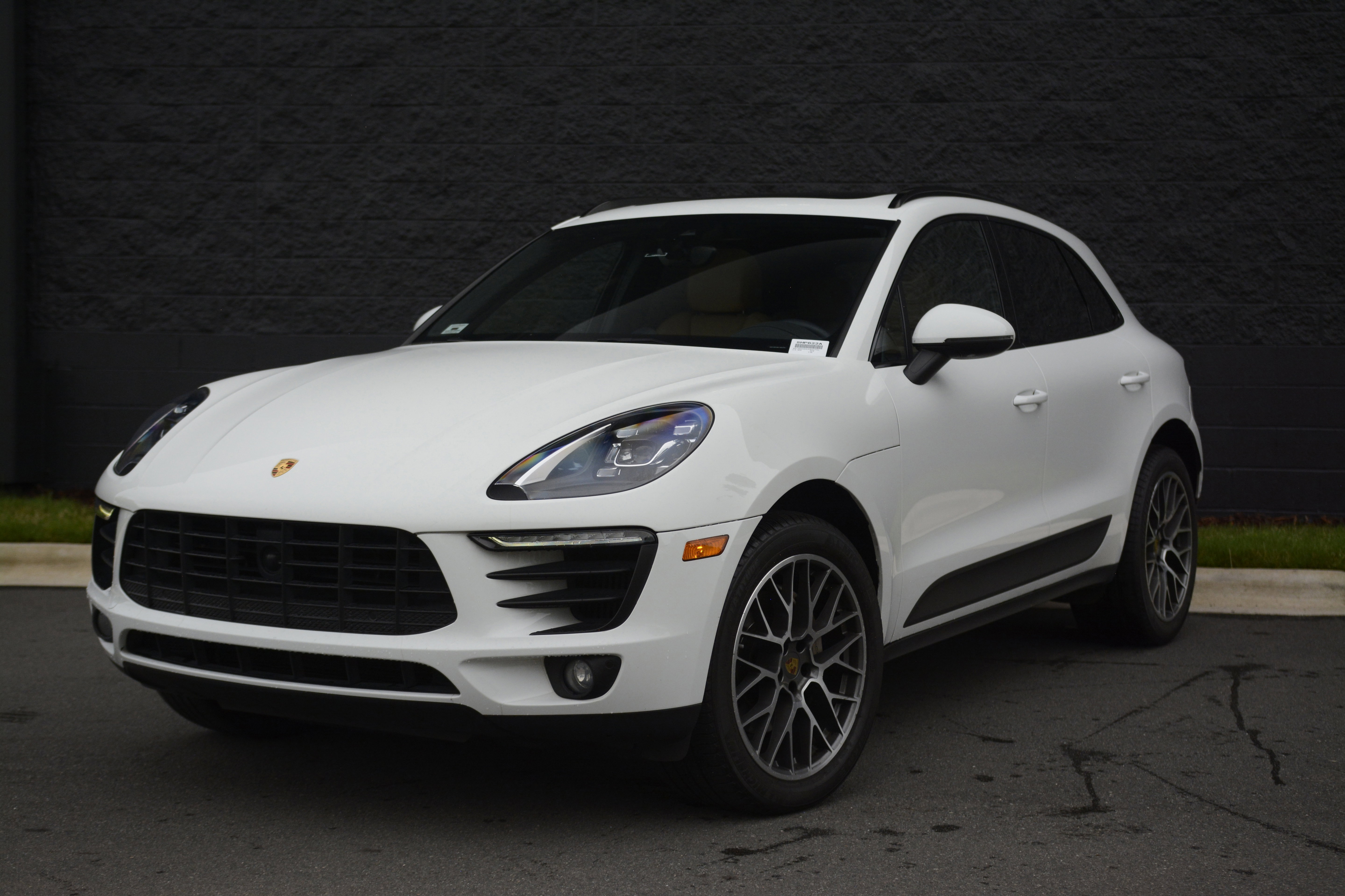 Certified 2018 Porsche Macan S AWD/4WD image 43
