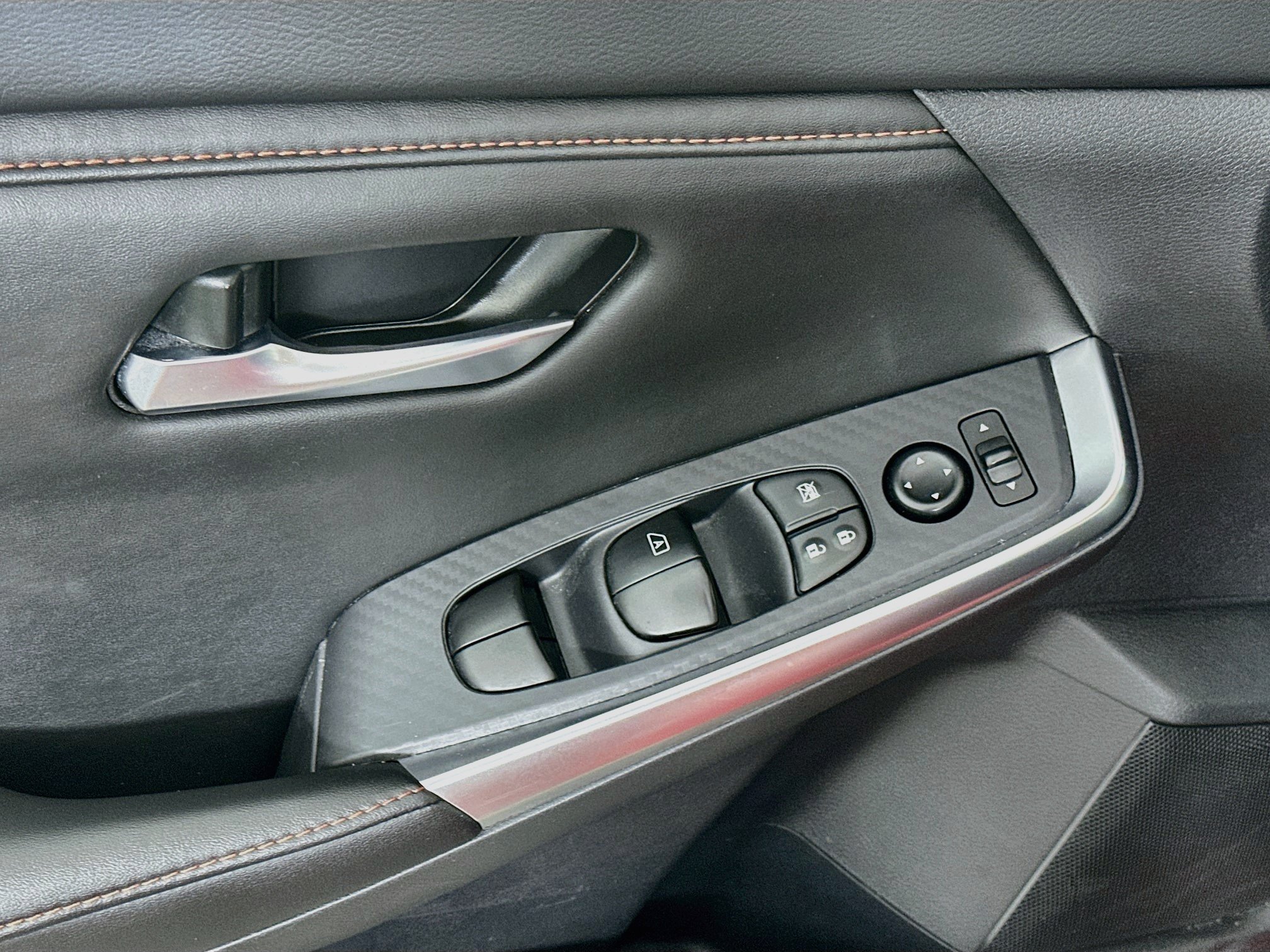 Used 2025 Nissan Sentra SR FWD image 15
