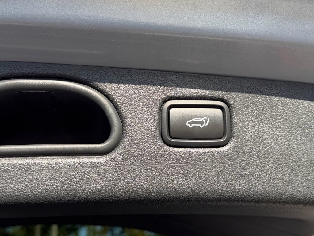 Used 2021 Hyundai Tucson Limited AWD/4WD image 16