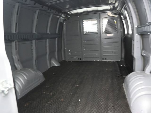 Used 2024 Chevrolet Express 3500 image 16