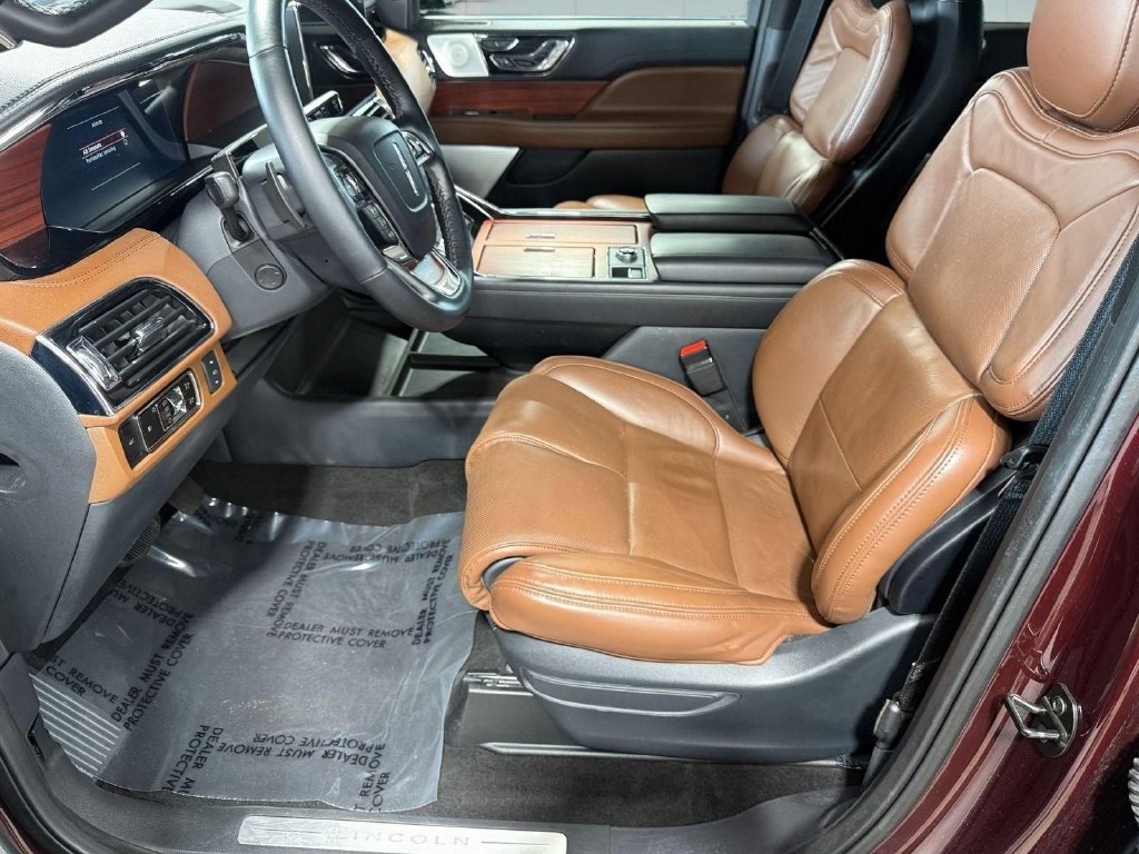 Certified 2023 Lincoln Navigator Reserve AWD/4WD image 12