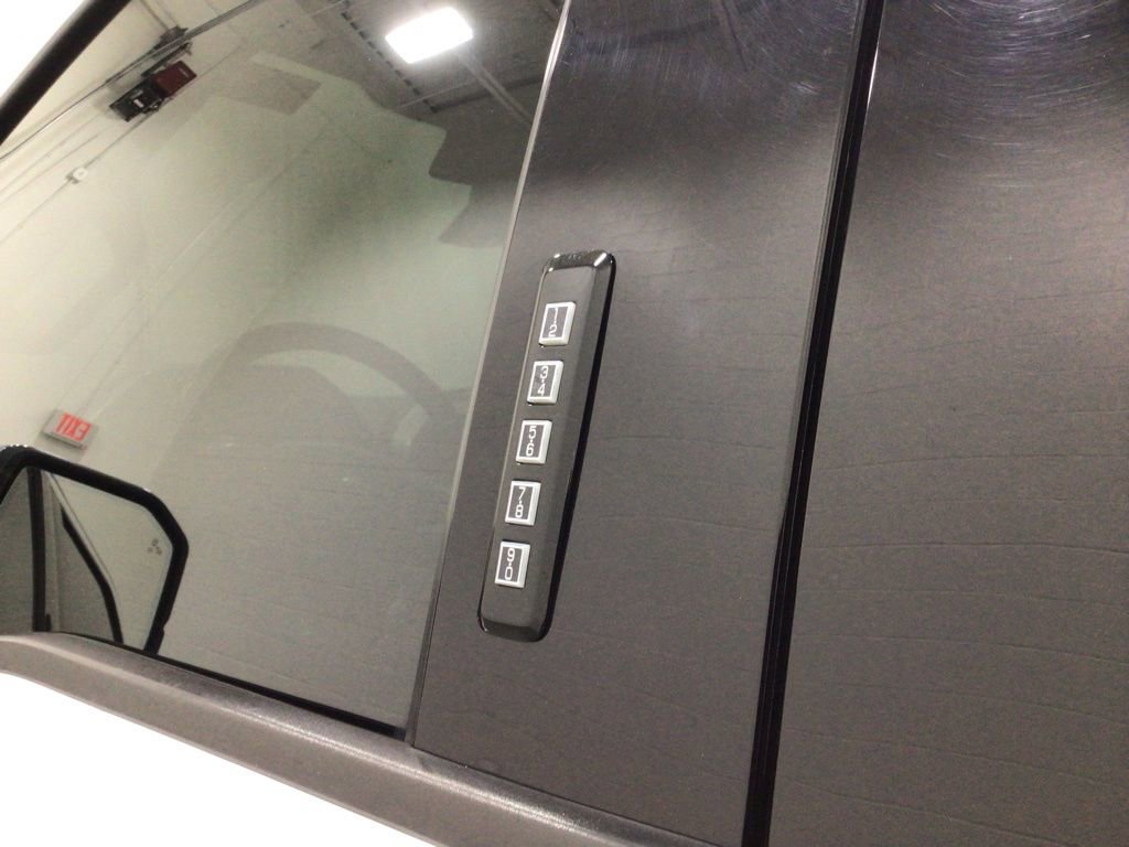 Used 2017 Ford F150 Lariat w/ Equipment Group 502A Luxury image 10