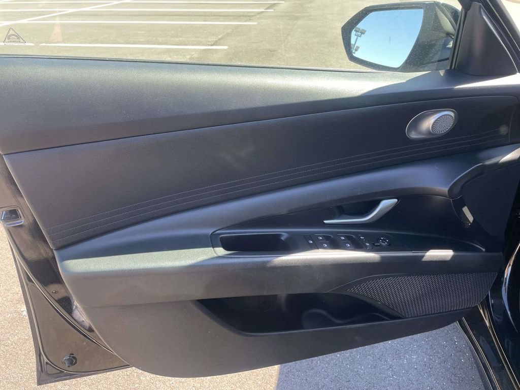 Used 2024 Hyundai Elantra SEL FWD image 14