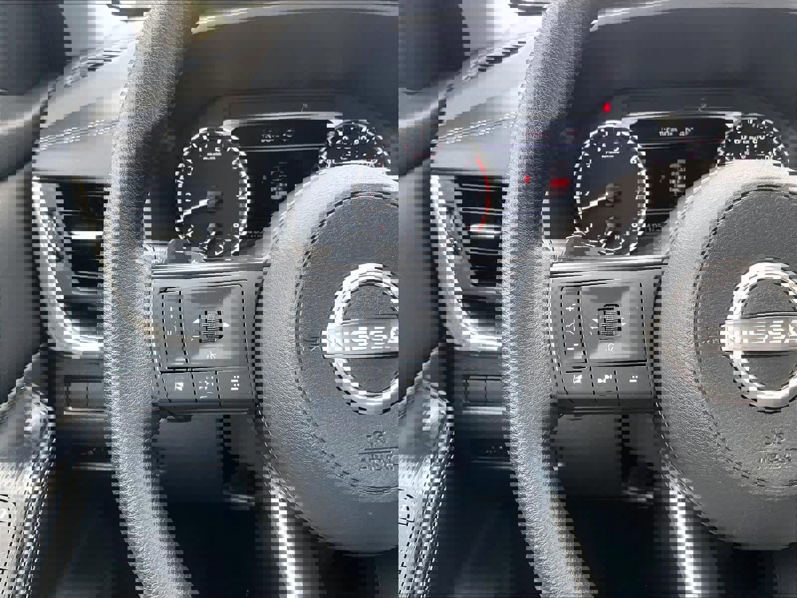 Used 2024 Nissan Rogue SV image 22