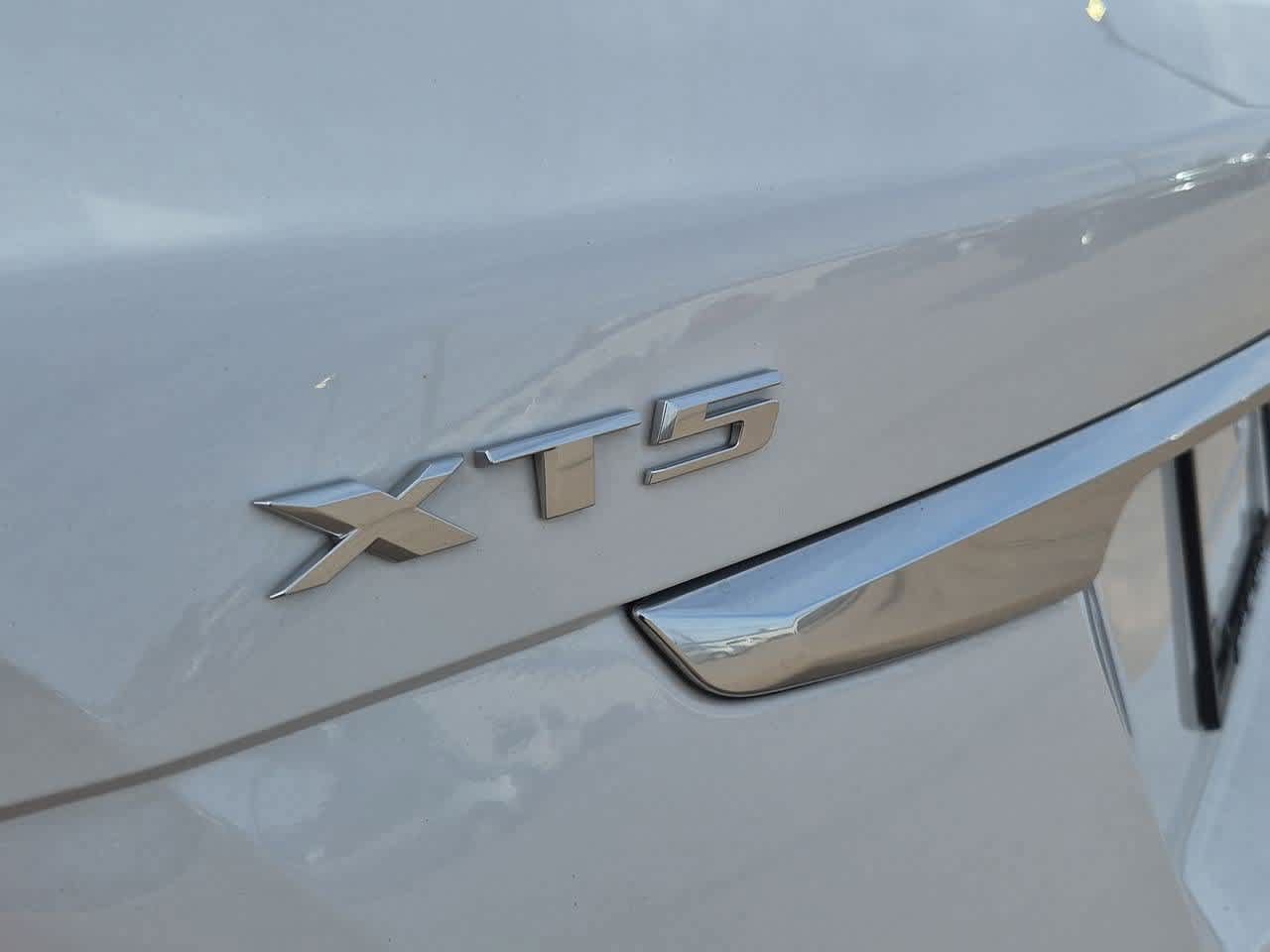 Used 2024 Cadillac XT5 Premium Luxury w/ Technology Package AWD/4WD image 12