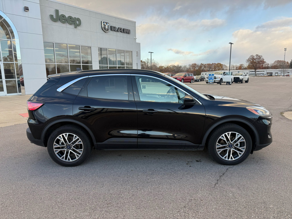 Used 2020 Ford Escape SEL image 2