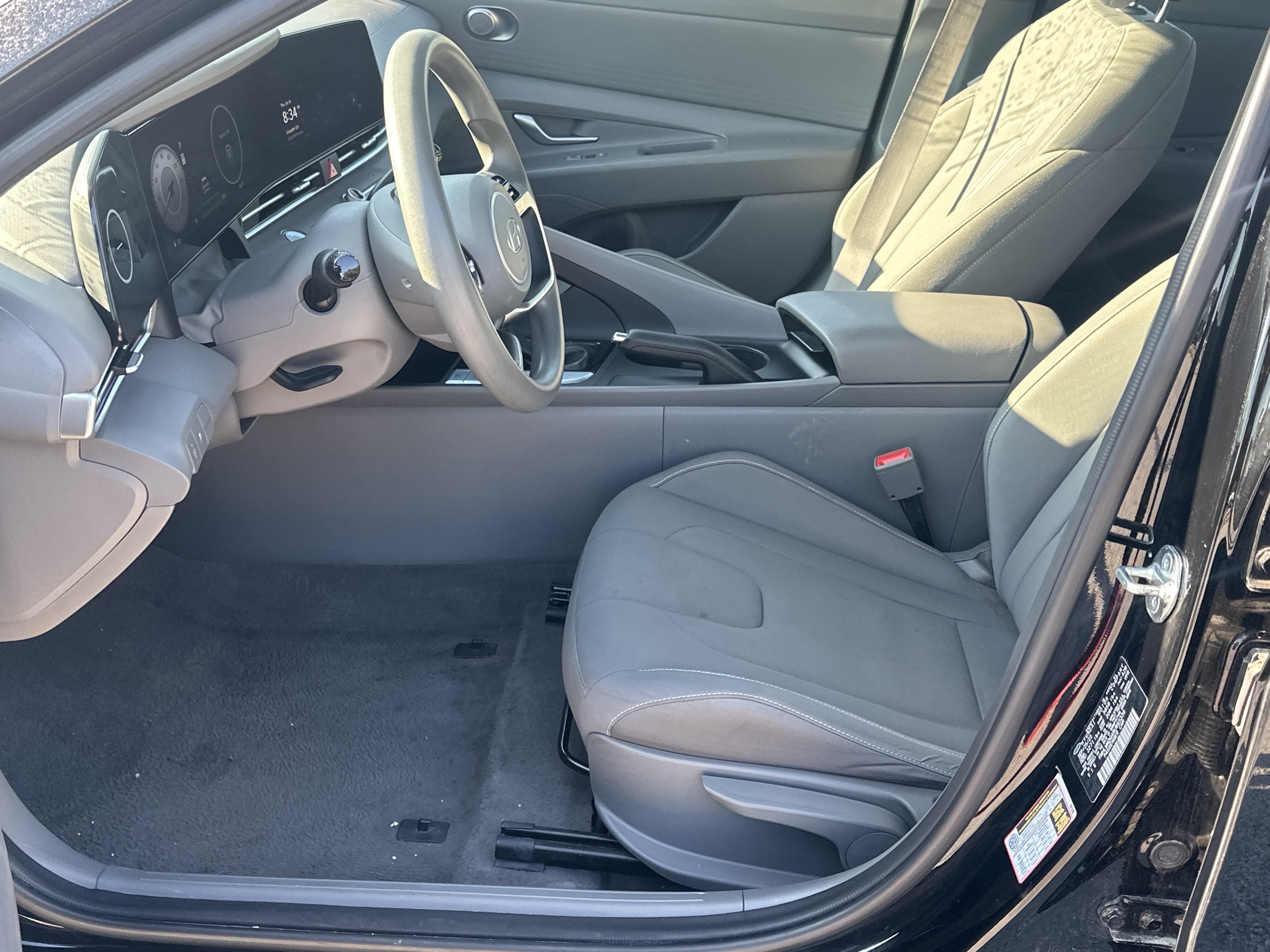 Used 2024 Hyundai Elantra SEL FWD image 9