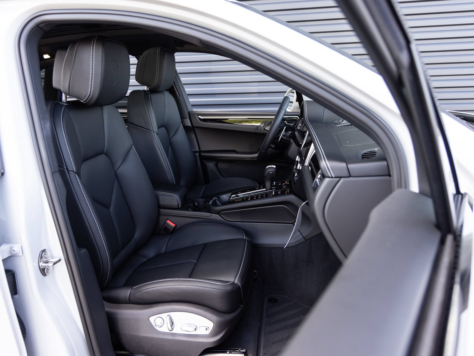 New 2026 Porsche Macan S AWD/4WD image 34