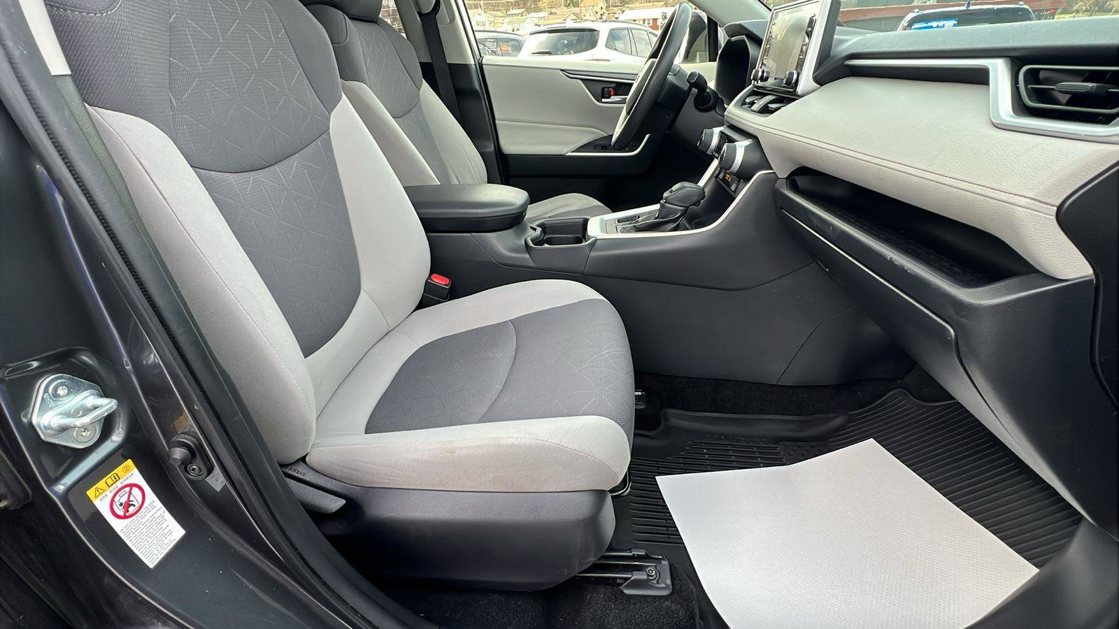 Used 2019 Toyota RAV4 XLE w/ Convenience Package image 12