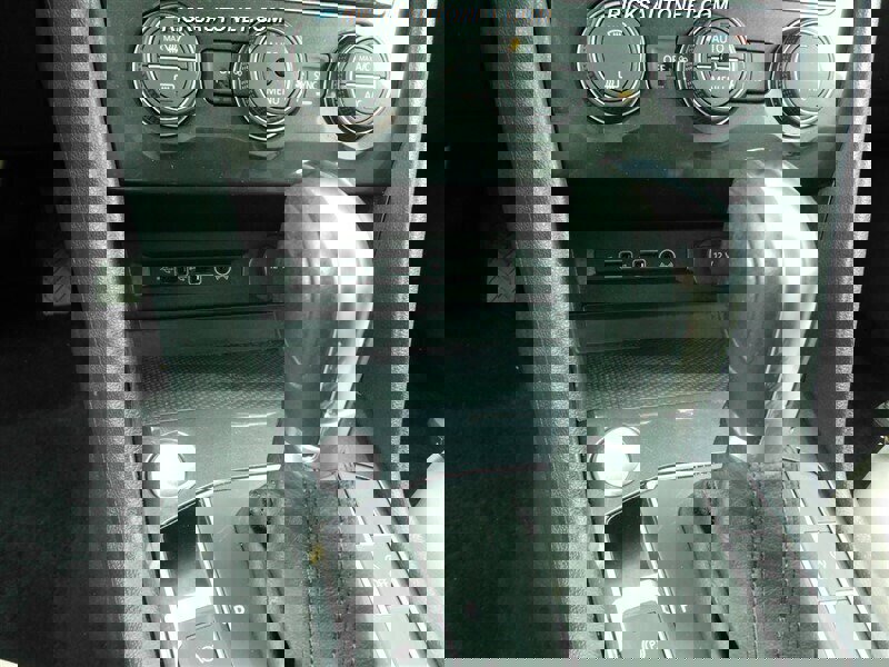 Used 2019 Volkswagen Tiguan SEL image 12