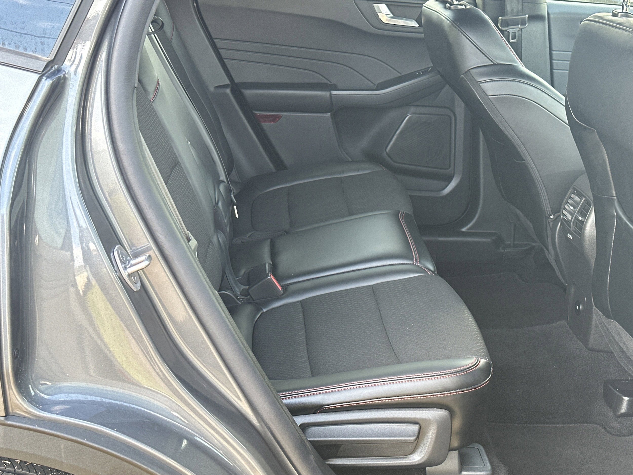 Used 2025 Ford Escape ST-Line image 15