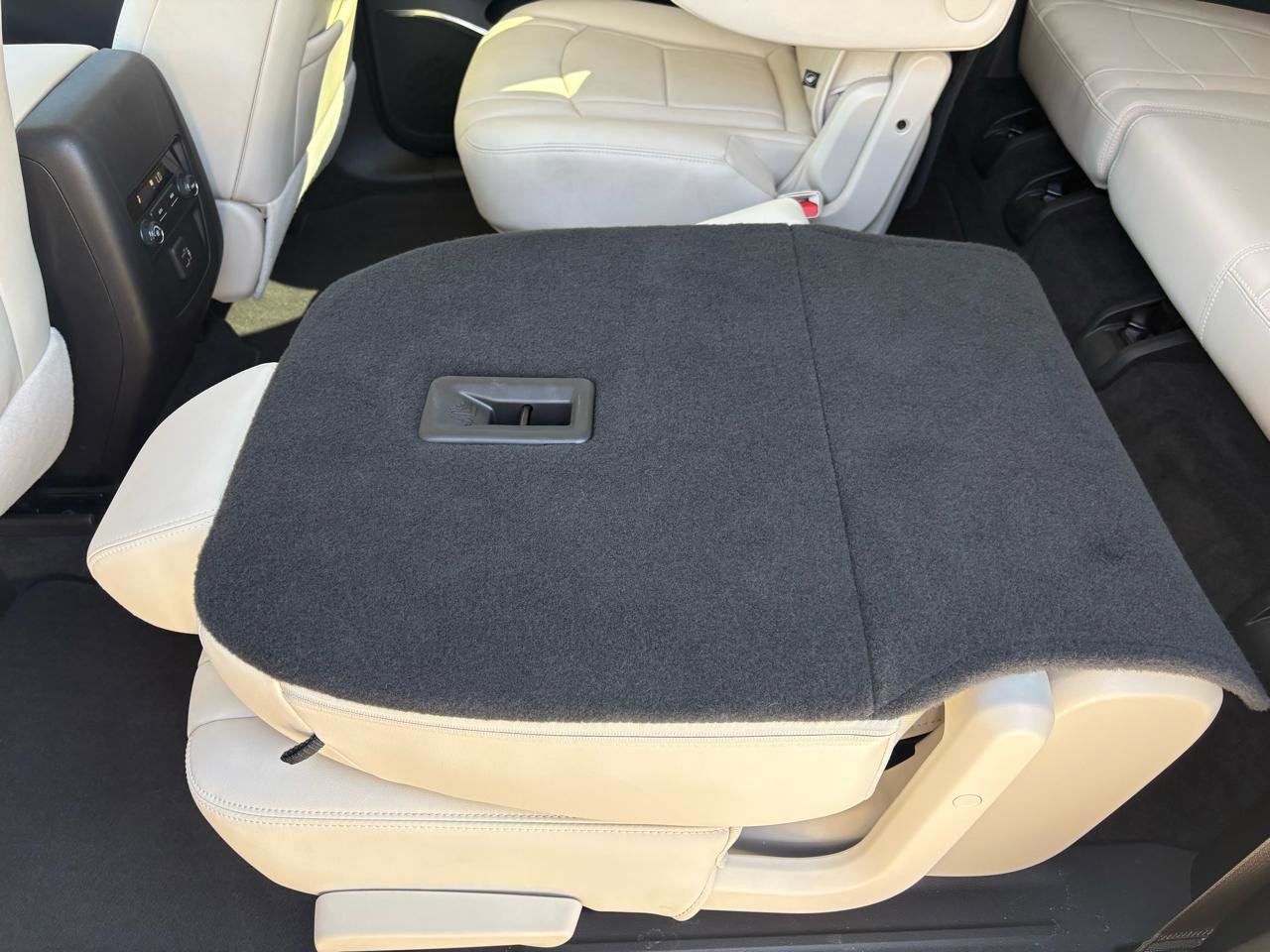 Used 2023 Buick Enclave Essence image 35