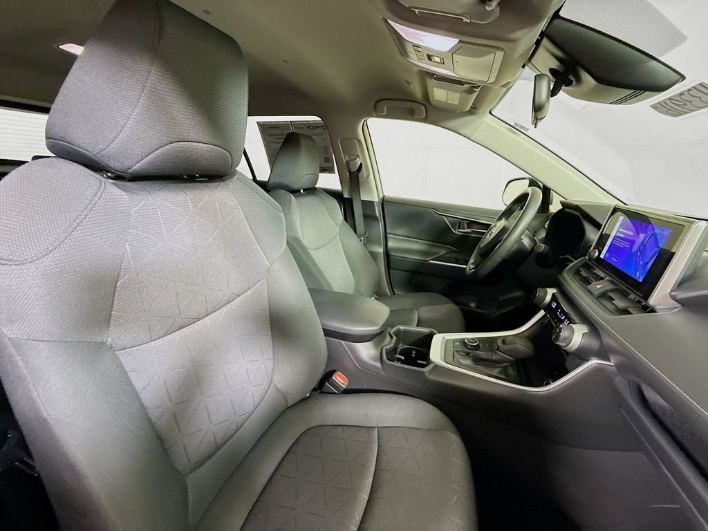Used 2023 Toyota RAV4 XLE AWD/4WD image 28