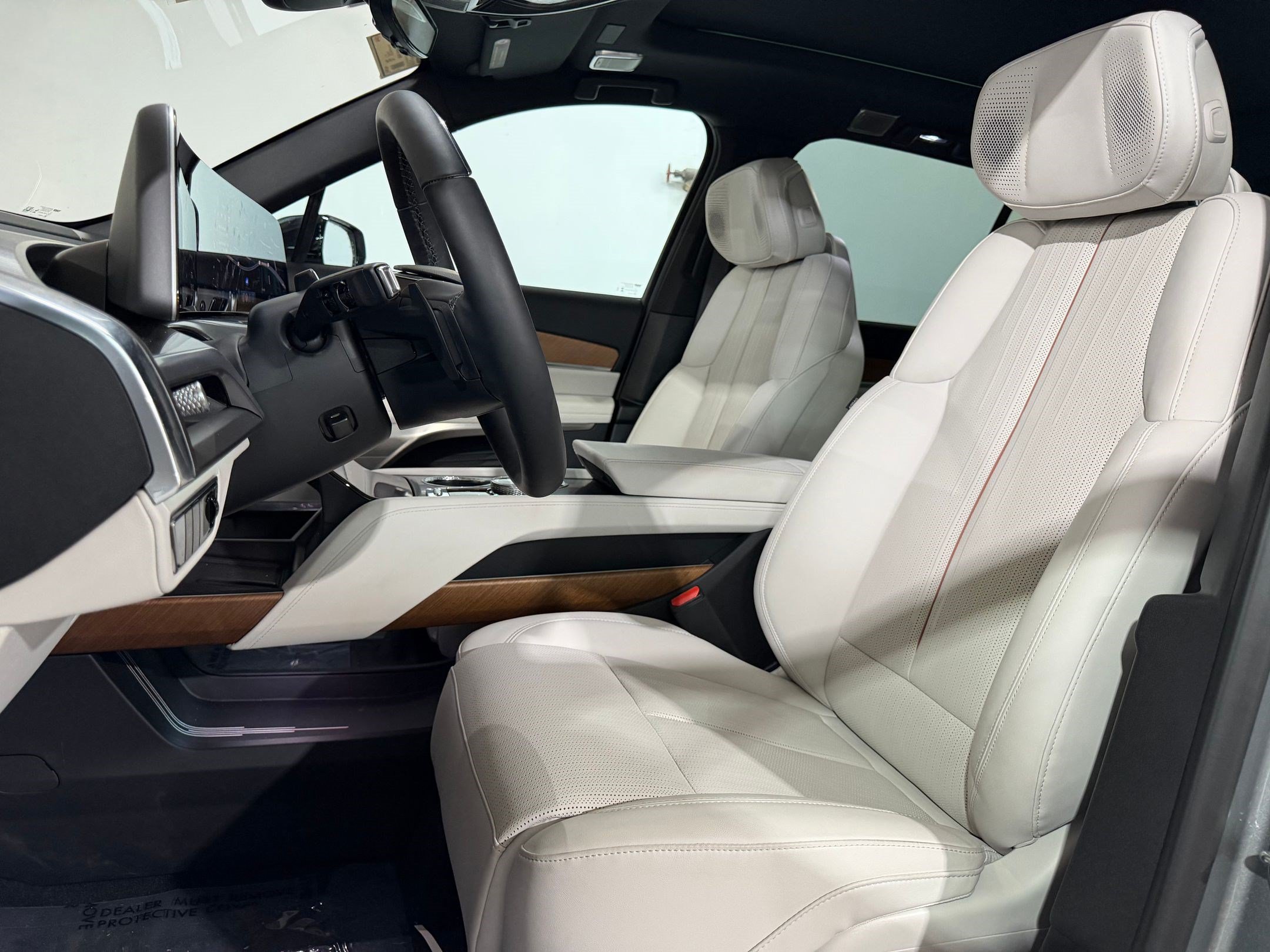 New 2026 Cadillac Vistiq Luxury AWD/4WD image 5