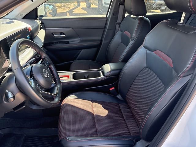 Used 2025 Nissan Kicks SR image 17