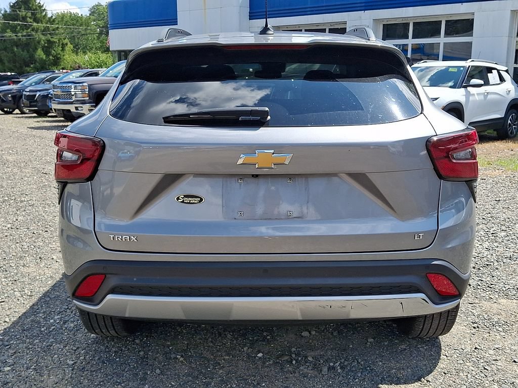 Used 2025 Chevrolet Trax LT w/ Driver Confidence Package FWD image 7