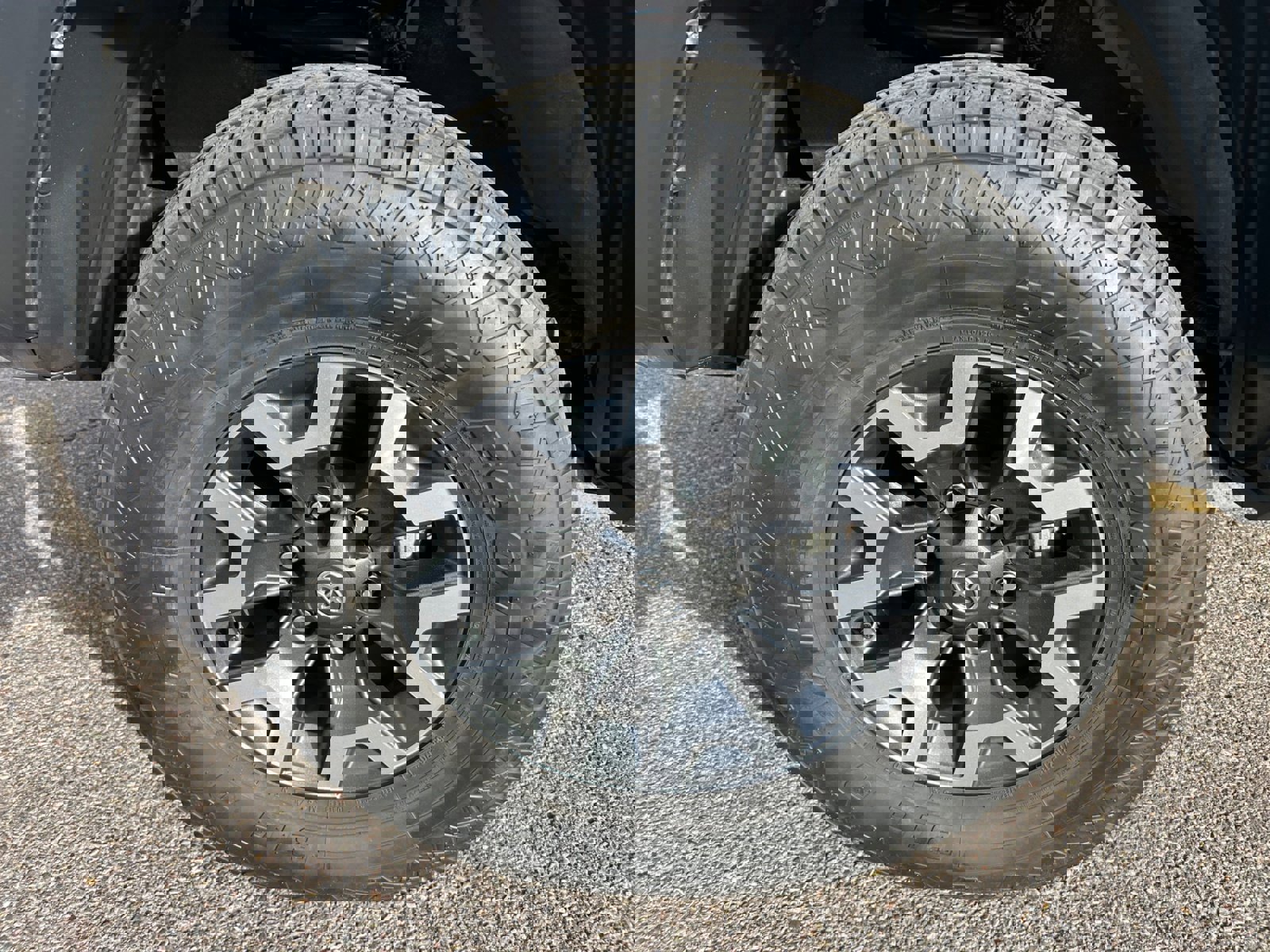 Used 2022 Toyota Tacoma TRD Off-Road w/ Technology Package image 12